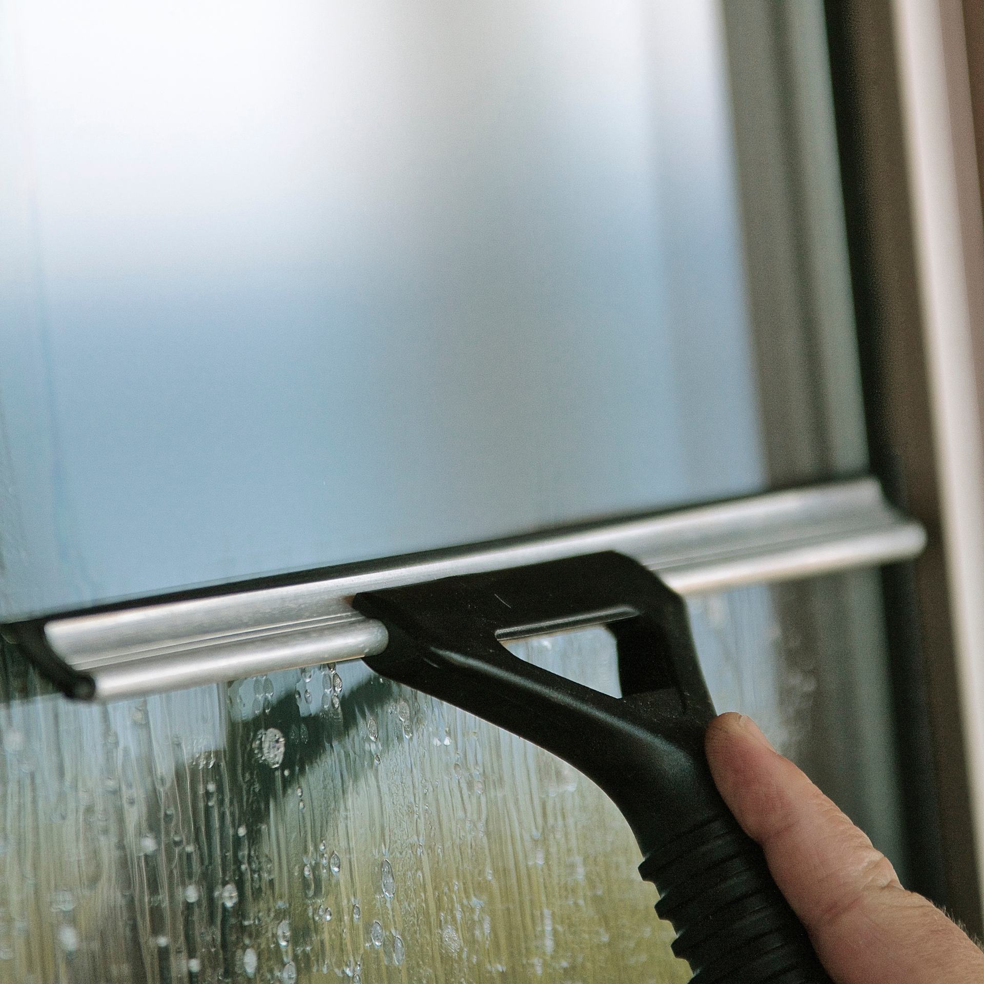 washing windows 4